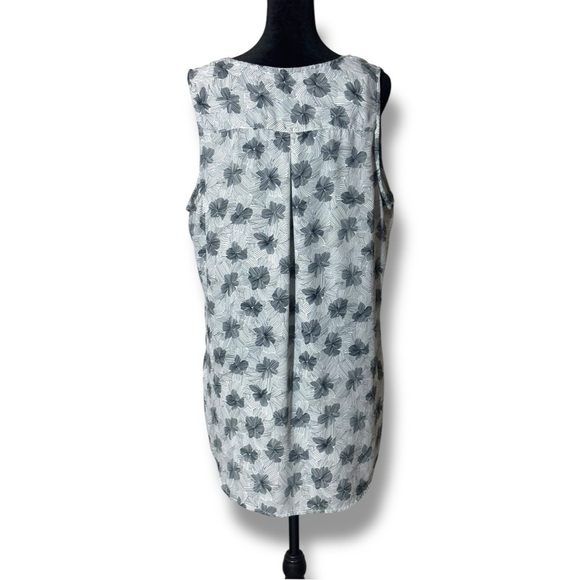 Premise Blue/Gray Floral Geometric Print High-Low 1/2 Silver Zip Front Blouse - Picture 5 of 16